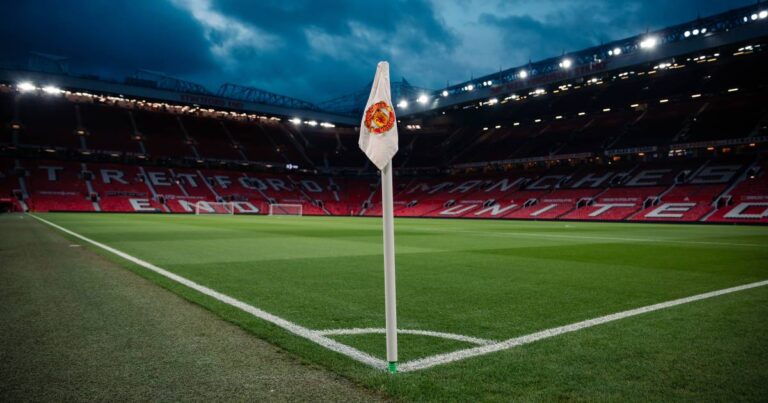 Manchester United e Manchester City duelam neste domingo pelo campeonato