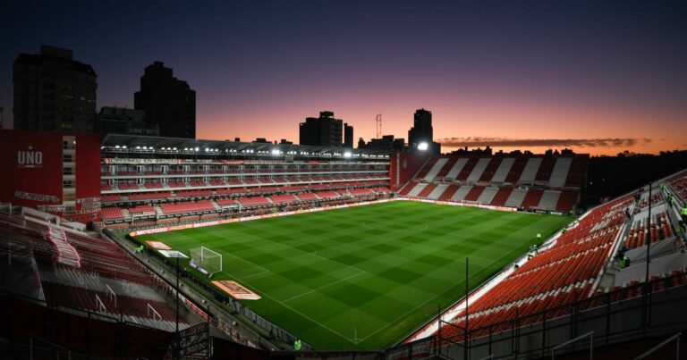 Agenda de futebol na TV tem semifinal da Libertadores e rodada cheia da Europa League